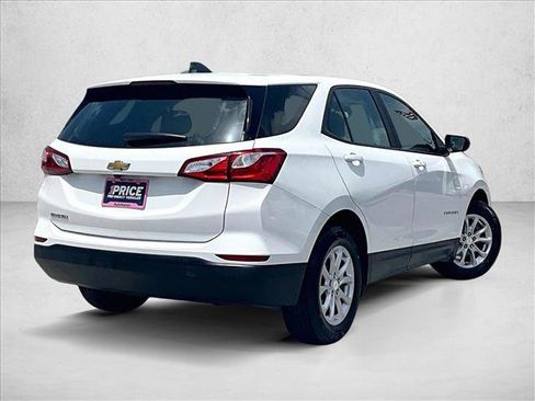 Used 2021 Chevrolet Equinox LS FWD image 2