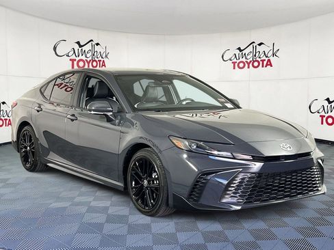 Used 2025 Toyota Camry SE w/ Convenience Package FWD image 3