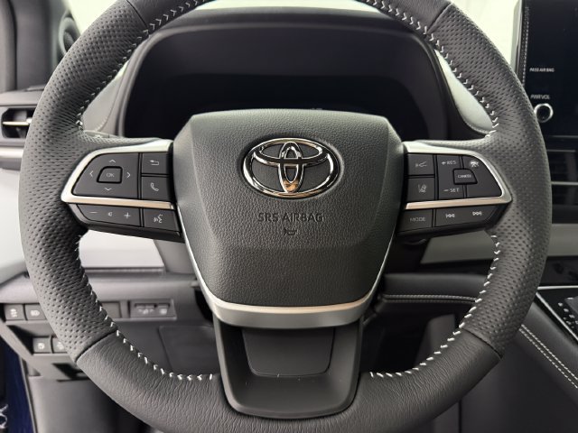 New 2026 Toyota Sienna XSE FWD image 9