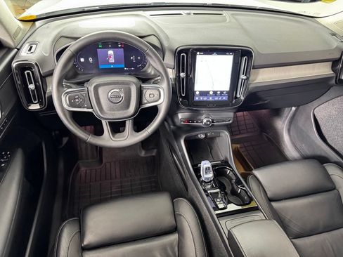 Certified 2023 Volvo XC40 B5 Plus w/ Driver Assist Package AWD/4WD image 15