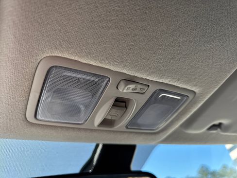 Certified 2024 Hyundai Venue SEL image 31