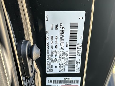 Used 2024 Toyota Tundra Limited AWD/4WD image 26