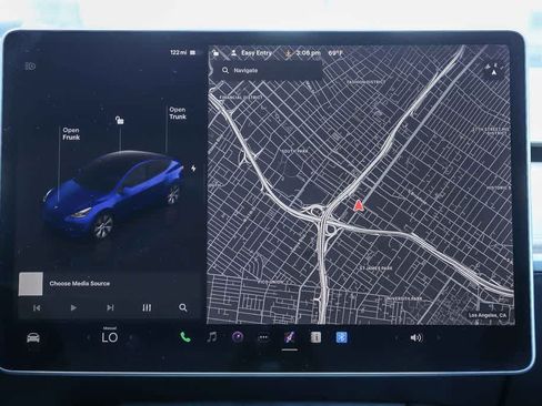 Used 2023 Tesla Model Y Long Range AWD/4WD image 16