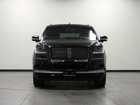 Used 2024 Lincoln Navigator Reserve w/ Equipment Group 201A image 9
