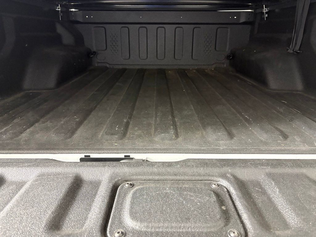 Used 2025 Jeep Gladiator Sport AWD/4WD image 36