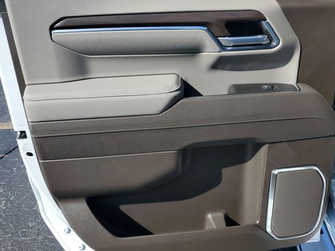 New 2026 GMC Sierra 1500 SLT w/ SLT Premium Plus Package image 12