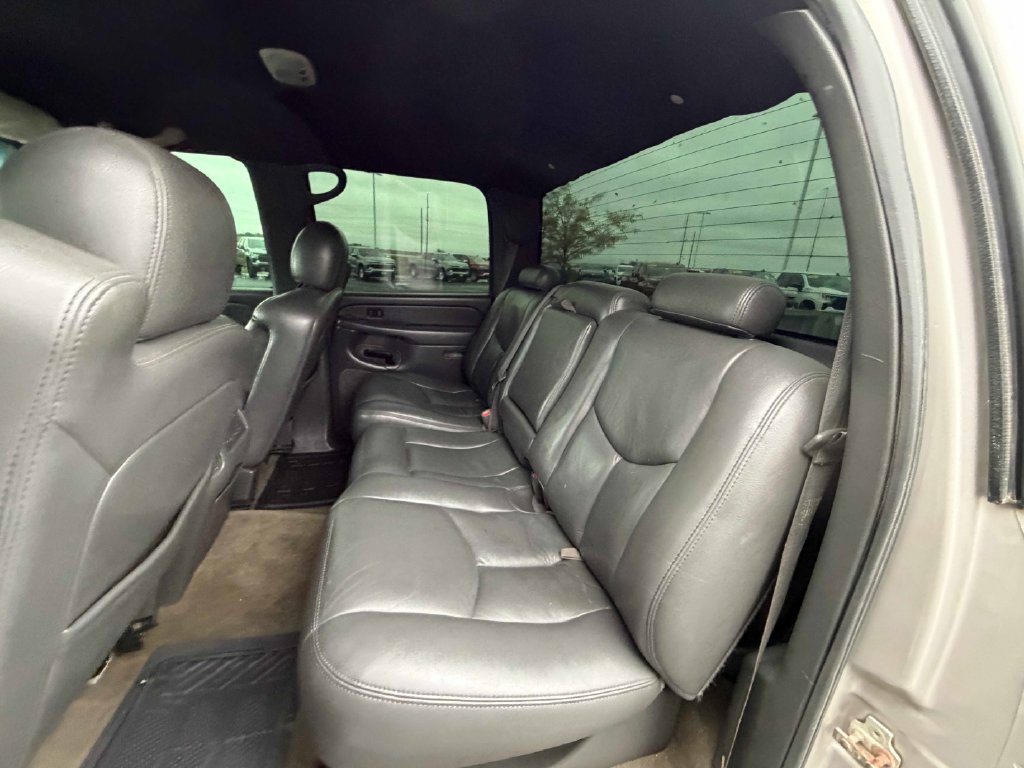 Used 2005 GMC Sierra 2500 SLT w/ Heavy-Duty Power Package AWD/4WD image 14