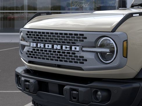 New 2025 Ford Bronco Badlands image 19