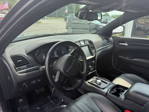 Used 2015 Chrysler 300 S AWD/4WD image 10