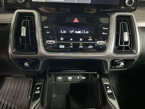 Used 2023 Kia Sorento EX AWD/4WD image 18