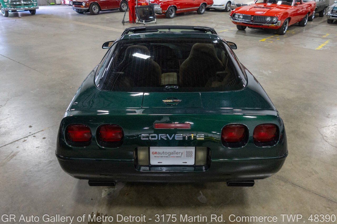 Used 1995 Chevrolet Corvette Coupe RWD image 6