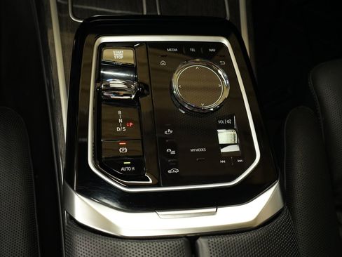 Used 2023 BMW 760i xDrive w/ Luxury Rear Seating Package AWD/4WD image 21