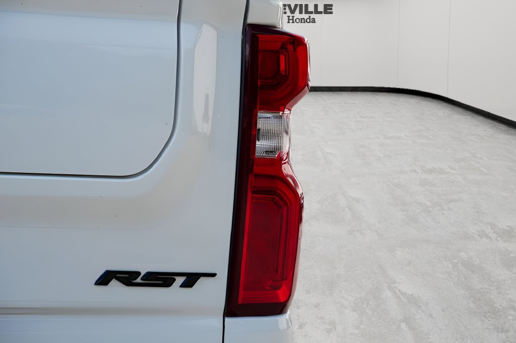 Used 2024 Chevrolet Silverado 1500 RST AWD/4WD image 8
