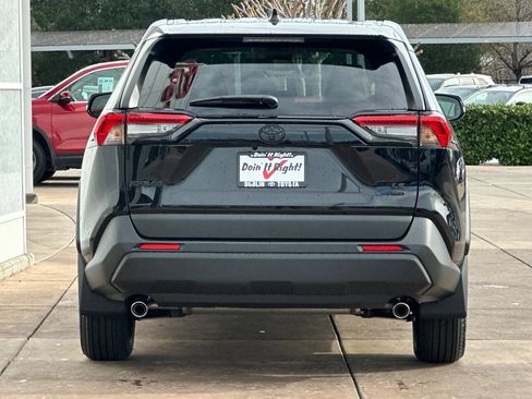 New 2025 Toyota RAV4 LE image 5