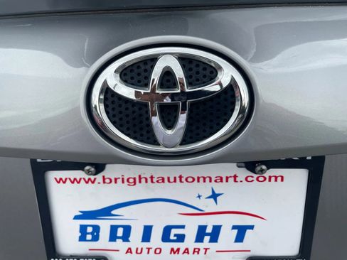 Used 2018 Toyota RAV4 XLE image 10