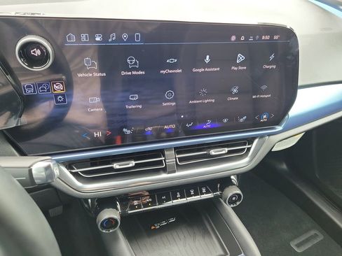 Used 2026 Chevrolet Equinox EV LT image 7