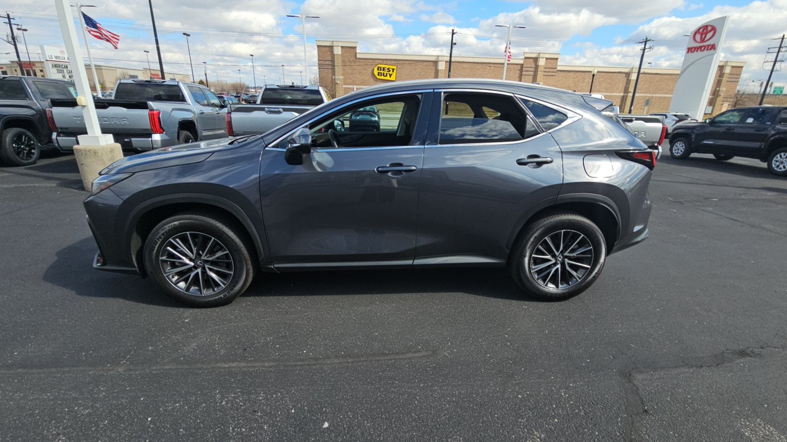 Used 2023 Lexus NX 350 AWD image 6