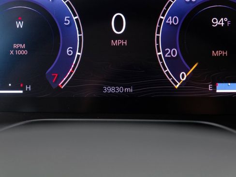 Used 2022 Jeep Grand Cherokee Limited image 3