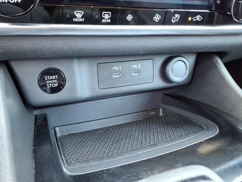 Certified 2025 Nissan Rogue SV FWD image 17