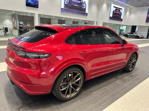 Used 2021 Porsche Cayenne GTS AWD/4WD image 3