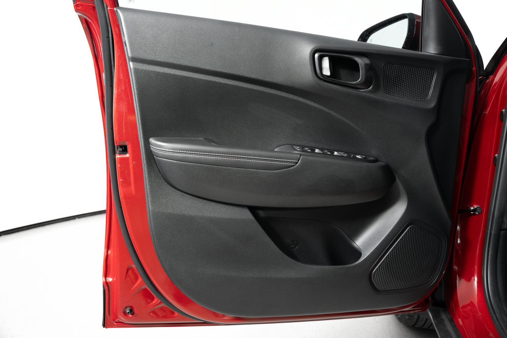 Certified 2022 Hyundai Venue Limited FWD image 34