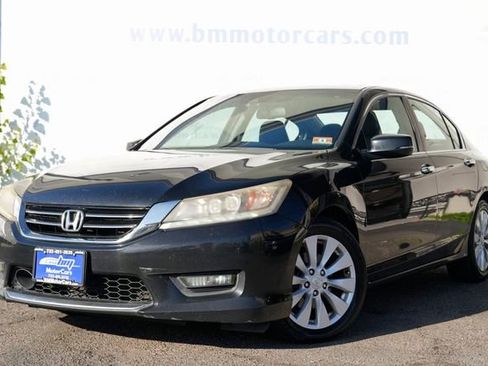 Used 2015 Honda Accord Touring image 2