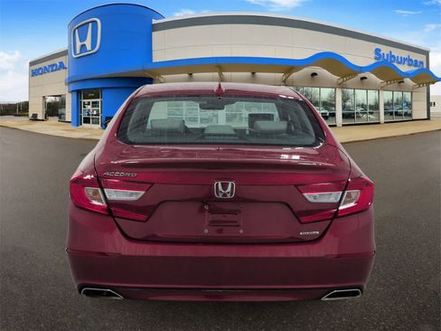 Used 2018 Honda Accord Touring image 7