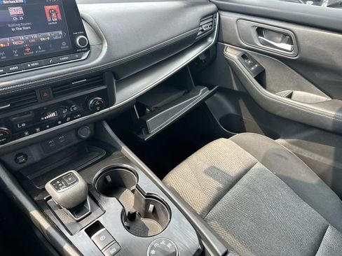 Used 2025 Nissan Rogue SV AWD/4WD image 33