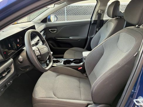 Used 2025 Kia K4 FWD image 28
