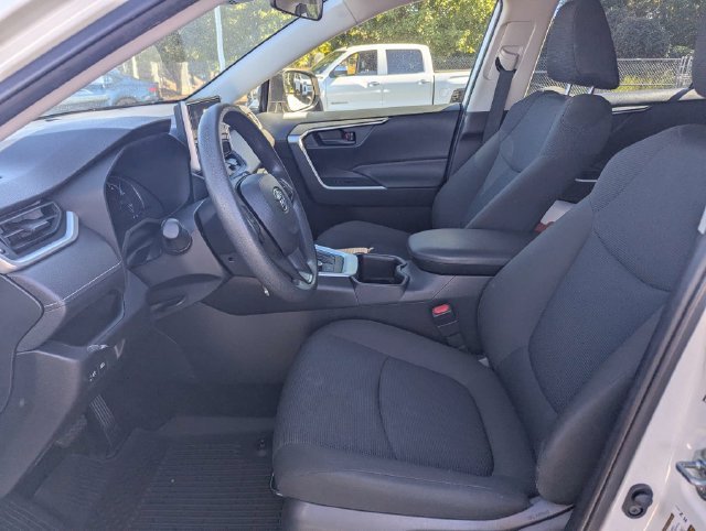 Used 2025 Toyota RAV4 LE AWD/4WD image 19