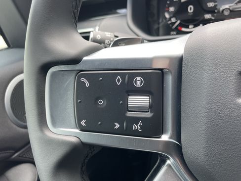 Used 2025 Land Rover Discovery S AWD/4WD image 23