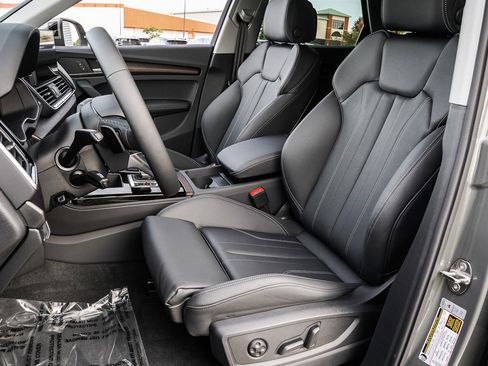 Certified 2024 Audi Q5 e Premium Plus image 9