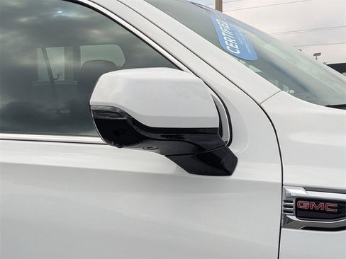 Used 2025 GMC Yukon Denali image 11