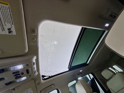 Used 2021 GMC Yukon XL Denali w/ Denali Premium Package image 44