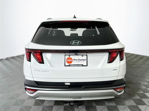 Certified 2025 Hyundai Tucson SEL AWD/4WD image 9