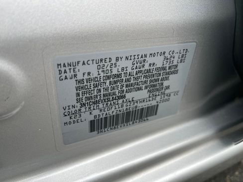 Used 2025 Nissan Versa SV FWD image 27