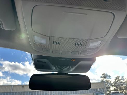 Used 2024 Ford Expedition XLT image 34