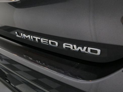Used 2022 Toyota Highlander Limited AWD/4WD image 11
