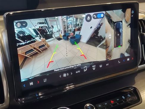 Certified 2025 Ford Expedition Platinum image 18