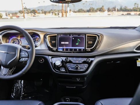 New 2026 Chrysler Pacifica Select w/ S Appearance Package image 13