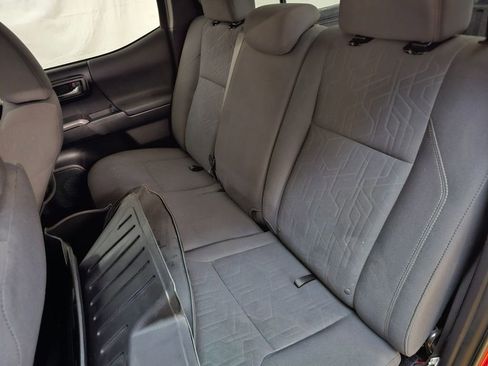 Used 2019 Toyota Tacoma TRD Off-Road w/ Technology Package image 17