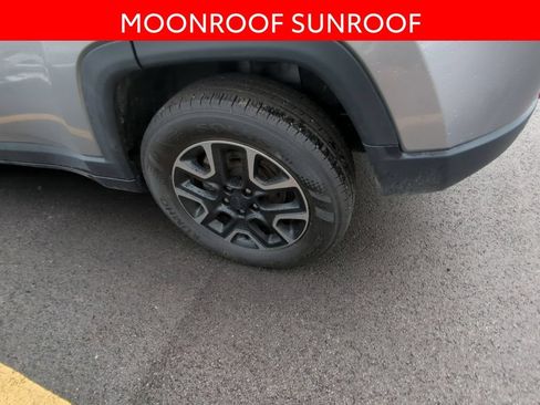 Used 2019 Jeep Compass Trailhawk w/ Leather Interior Group AWD/4WD image 5