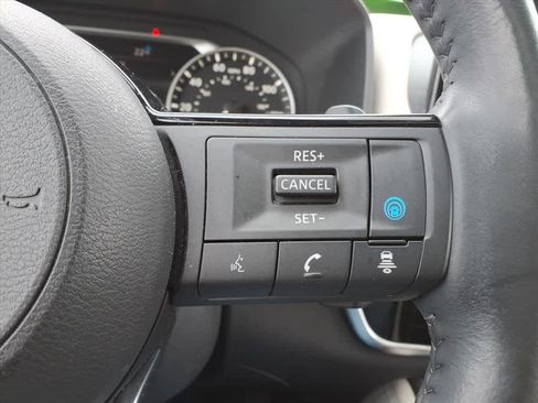 Used 2023 Nissan Rogue SL w/ SL Premium Package image 15