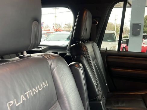 Used 2015 Ford Expedition EL Platinum image 22