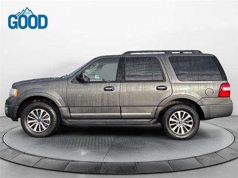 Used 2017 Ford Expedition XLT image 2