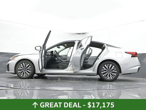 Used 2023 Nissan Altima 2.5 SV image 71