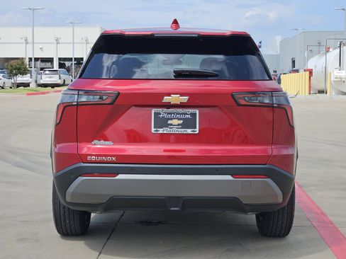 New 2027 Chevrolet Equinox LT FWD image 8