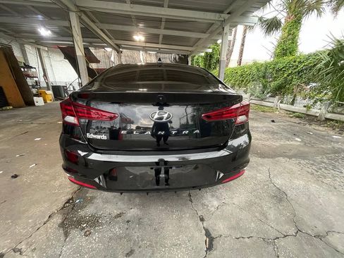 Used 2020 Hyundai Elantra SEL w/ Cargo Package (C1) FWD image 3