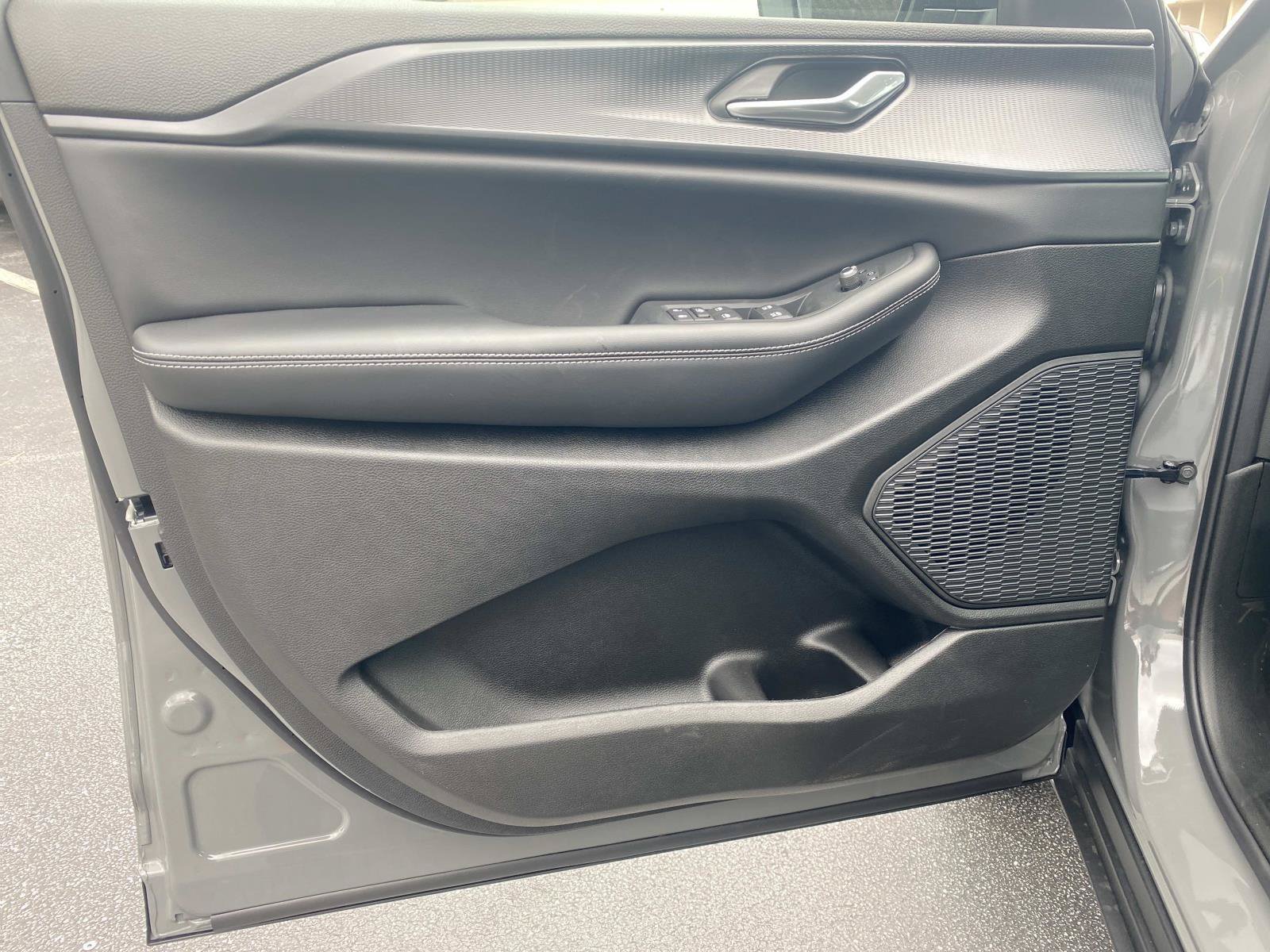 New 2027 Jeep Grand Cherokee Laredo X RWD image 12