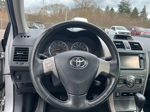 Used 2013 Toyota Corolla S w/ Premium Pkg image 15